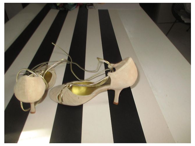 Décolleté Alain Manoukian Scamosciate Beige e Oro 8cm - vista 4