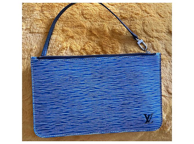 Clutch Louis Vuitton in pelle blu - vista 10