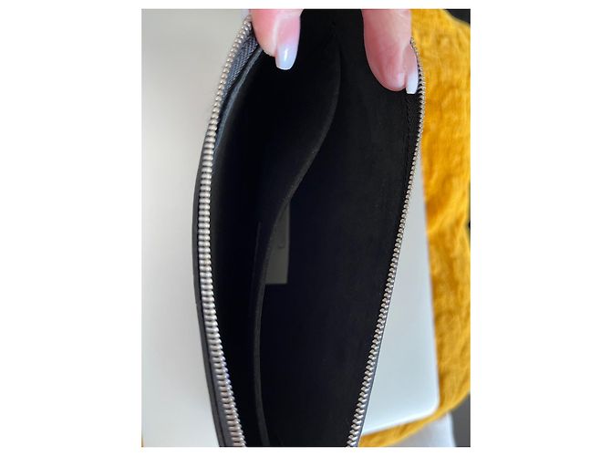 Clutch Louis Vuitton in pelle blu - vista 7
