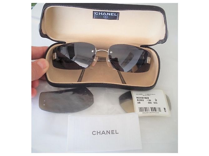 Vintage & Neu - Retro CHANEL-Brillen mit 2 Gläser-Sets Silber Blau Golden Grau Metallisch Anthrazitgrau Bronze Karamell Dunkelblau - Ansicht 11