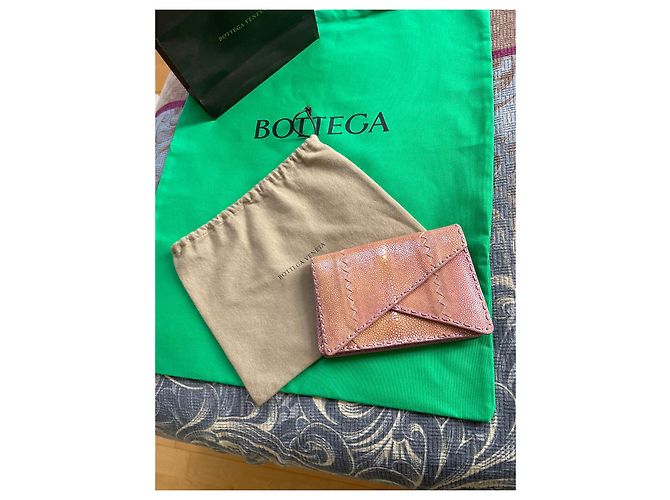 Pochette Bottega Veneta in pelle di coccodrillo beige - vista 2