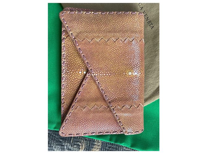 Pochette Bottega Veneta in pelle di coccodrillo beige - vista 7