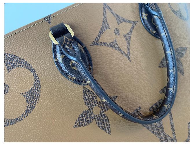 Louis Vuitton Onthego MM Tote Monogram Canvas Marrone - vista 4