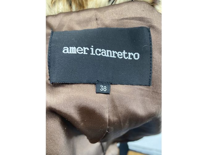 American Retro Abrigos RETRO AMERICANO T.fr 38 Pieles exóticas Beige - vista 4