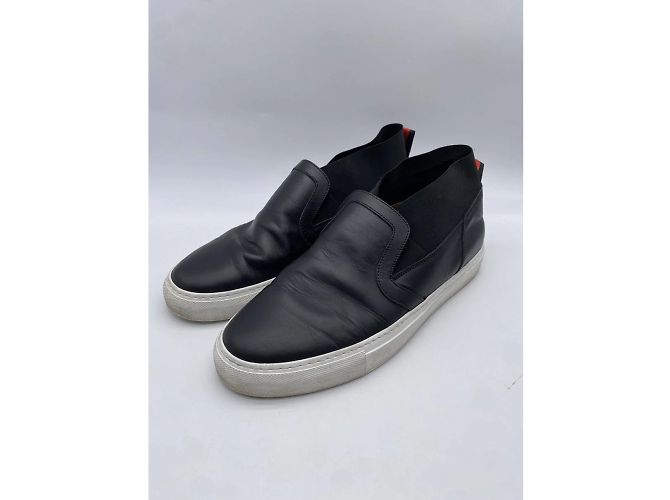 GIVENCHY Zapatillas T.UE 42 cuero Negro - vista 2