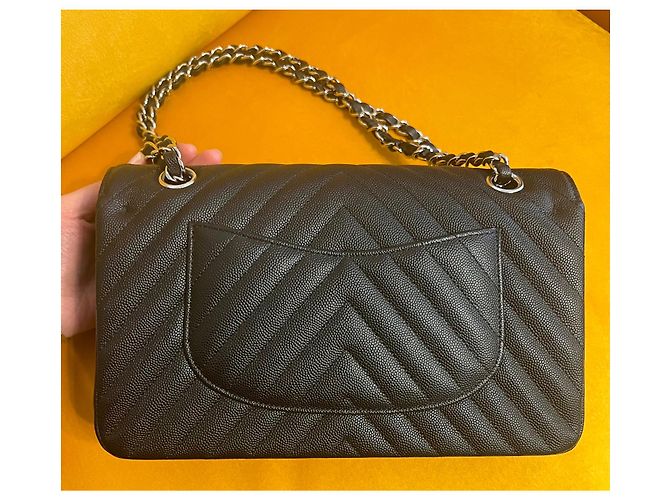 Timeless Borsa a mano Chanel Chevron in pelle caviar nera Nero - vista 4