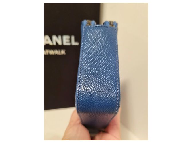 Wallet On Chain Zip foderata Chanel Boy WOC Blu - vista 3