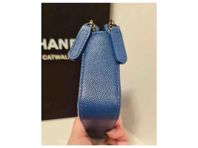 Wallet On Chain Zip foderata Chanel Boy WOC Blu - vista 4