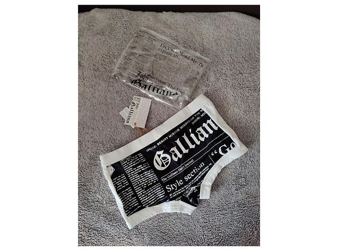 John Galliano S - vista 2