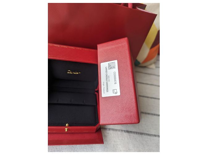 Cartier Große horizontale Vitrine mit kreolischen Ohrringen und Papiertüte Rot - Ansicht 5
