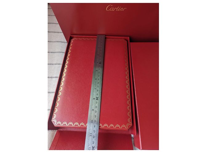 Cartier Große gefütterte XL-Halskettenanhänger-Schachtel mit Papiertüte Rot - Ansicht 10