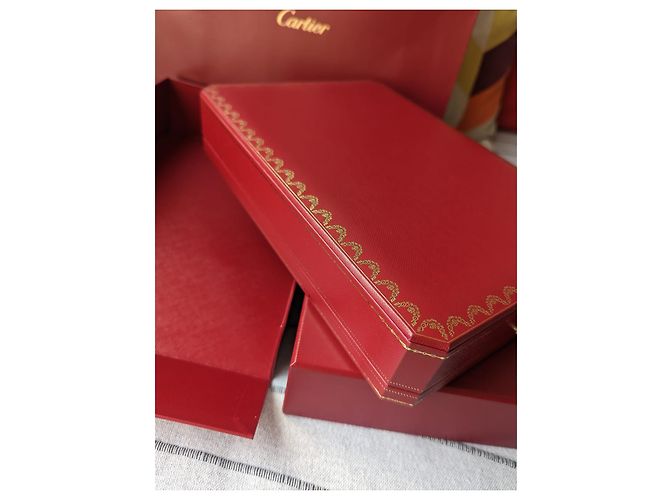 Cartier Große gefütterte XL-Halskettenanhänger-Schachtel mit Papiertüte Rot - Ansicht 4