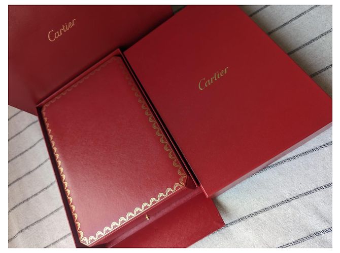 Cartier Große gefütterte XL-Halskettenanhänger-Schachtel mit Papiertüte Rot - Ansicht 6