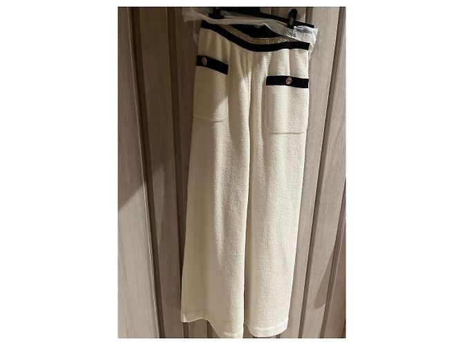Chanel Conjunto cardigã e calça Bege - vista 12