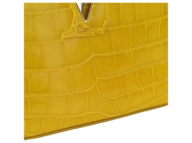 Louis Vuitton Capucines Mini in yellow alligator - view 12