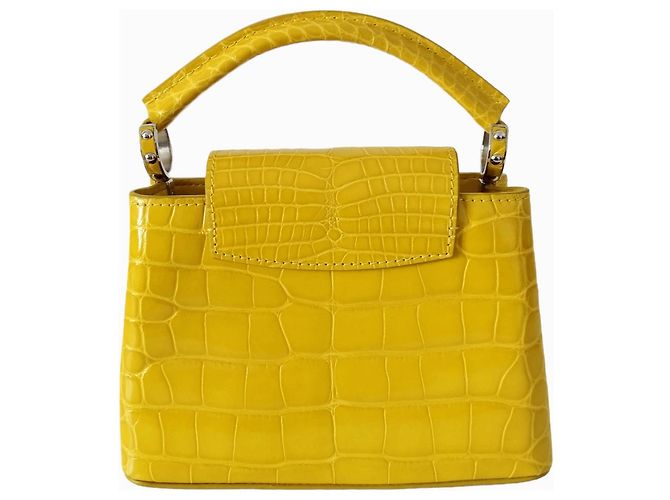 Louis Vuitton Capucines Mini in yellow alligator - view 4