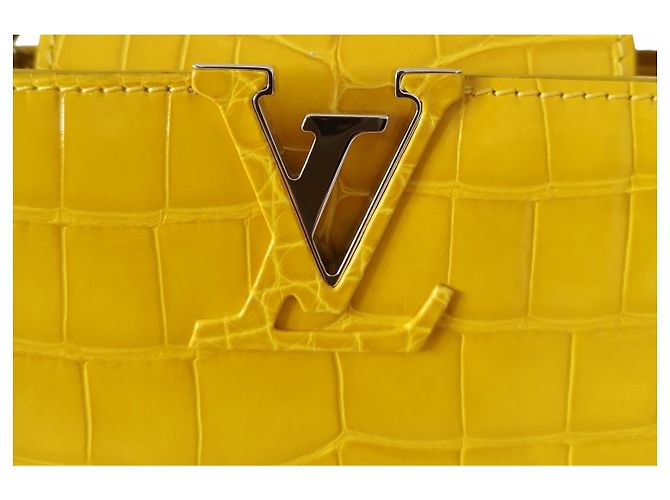 Louis Vuitton Capucines Mini in yellow alligator - view 7