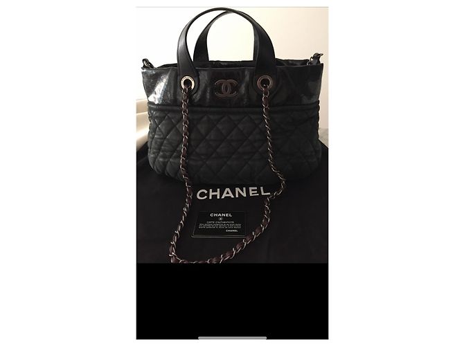 Executive Borsa a mano Chanel in pelle iridescente nera con manici bordeaux Nero - view 6