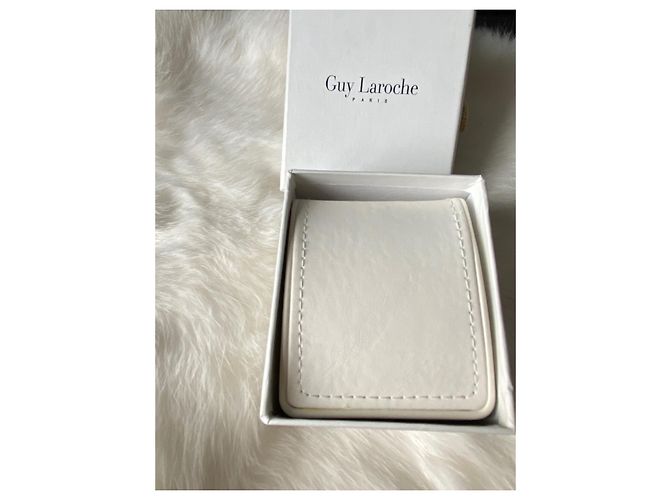 Pendientes Guy Laroche - vista 16