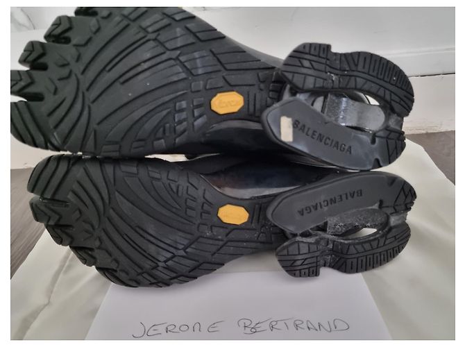 Sneakers alte Balenciaga x Vibram Nere Nero - vista 5