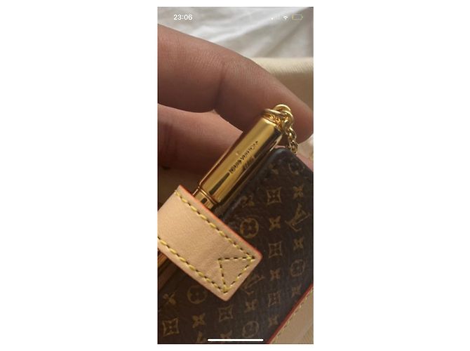 Louis Vuitton Portachiavi libro Lv Beige - vista 4