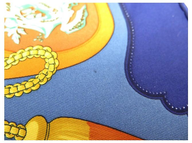 Hermès LOT 2 HERMES GAVROCHES SCIARPE LES FOLIES DU CIEL & TSUBAS CARRES SCIARPE Multicolore - vista 25