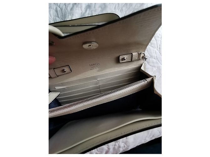 Borsa a tracolla Lancel in pelle e catena crema Beige Crudo - vista 12