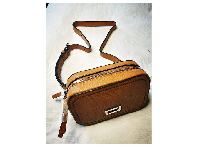 Bolsa camera Lancel em couro marrom camel Castanho claro Caramelo Hardware prateado - vista 13
