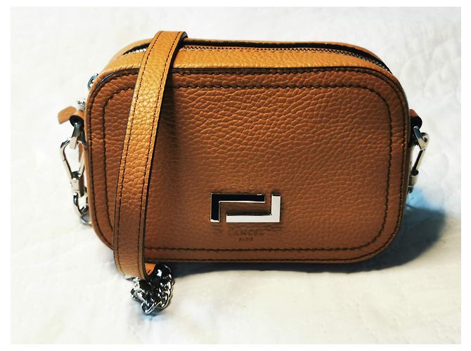 Bolsa camera Lancel em couro marrom camel Castanho claro Caramelo Hardware prateado - vista 4