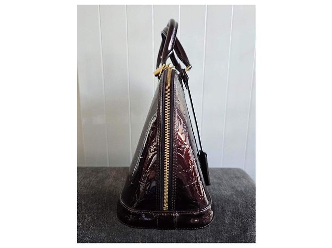 Louis Vuitton Borsa Alma in Pelle Vernis Amaranto - vista 3