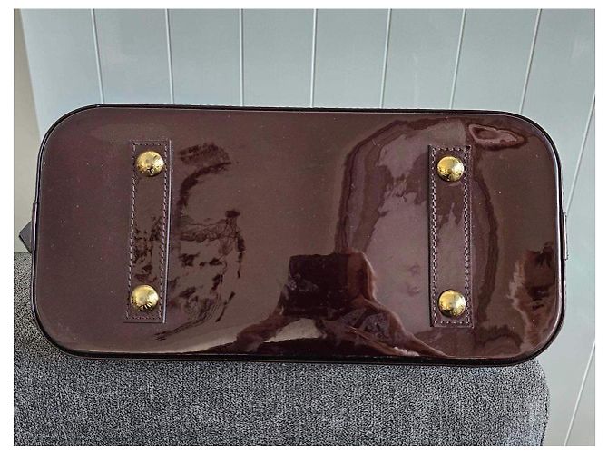 Louis Vuitton Borsa Alma in Pelle Vernis Amaranto - vista 4