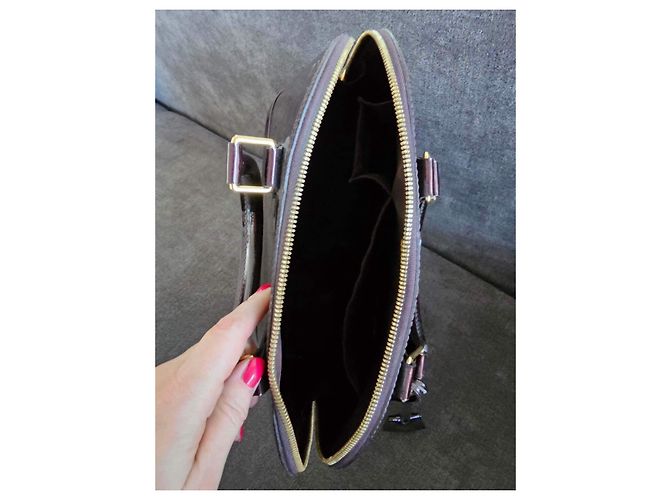Louis Vuitton Borsa Alma in Pelle Vernis Amaranto - vista 9