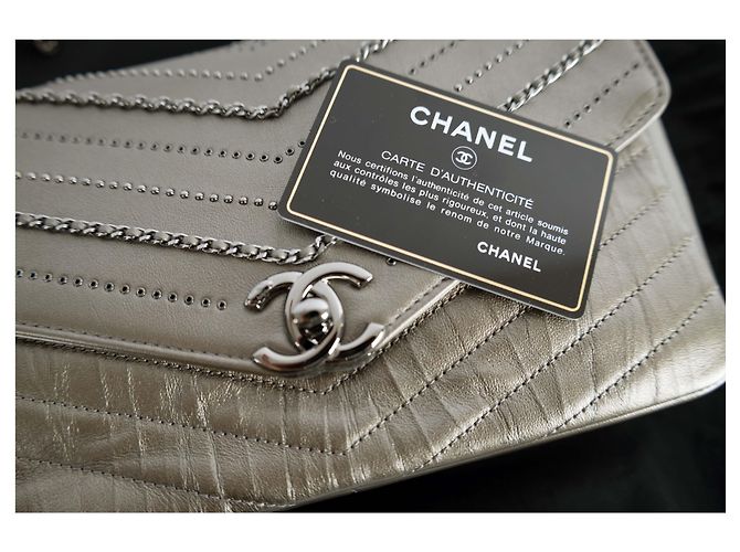Borsa con patta Chevron decorata con "catena di paillettes" Chanel Argento - vista 11