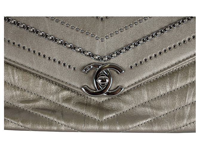 Borsa con patta Chevron decorata con "catena di paillettes" Chanel Argento - vista 4