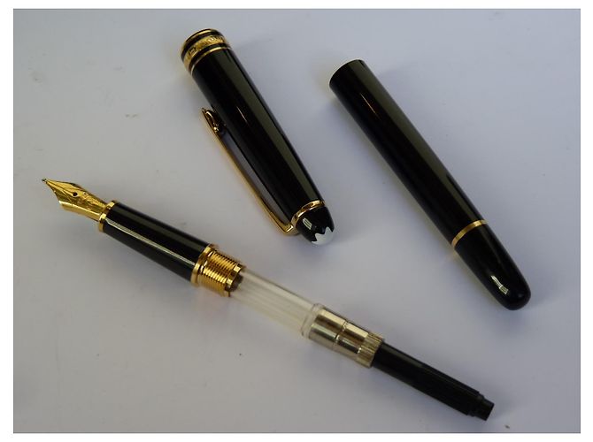 Montblanc Meisterstuck Solitaire Penna Stilografica Nera Oro Nero - vista 5