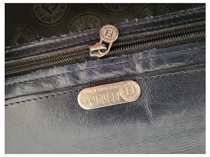 Pochette Fendi in pelle blu navy - vista 10
