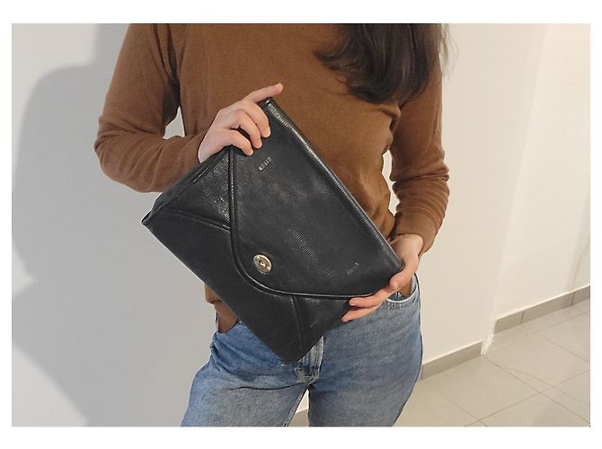 Pochette Fendi in pelle blu navy - vista 3