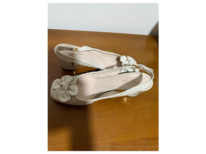 Sandali Prada in pelle beige - vista 3