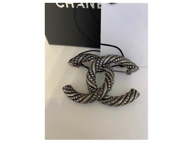 SPILLA C foderata CHANEL, metallo rutenio ( argento) , neuf - vista 6