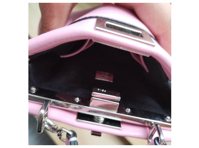 Borsa Fendi Peekaboo Micro in pelle rosa - vista 2