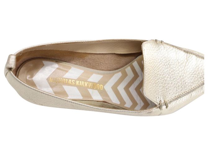 Nicholas Kirkwood Mocassini Beya in Pelle Oro D'oro Metallico - vista 6