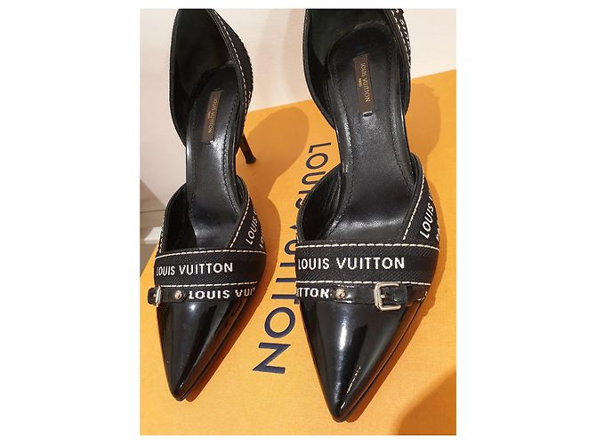 Louis Vuitton modello Lily Nero - vista 4