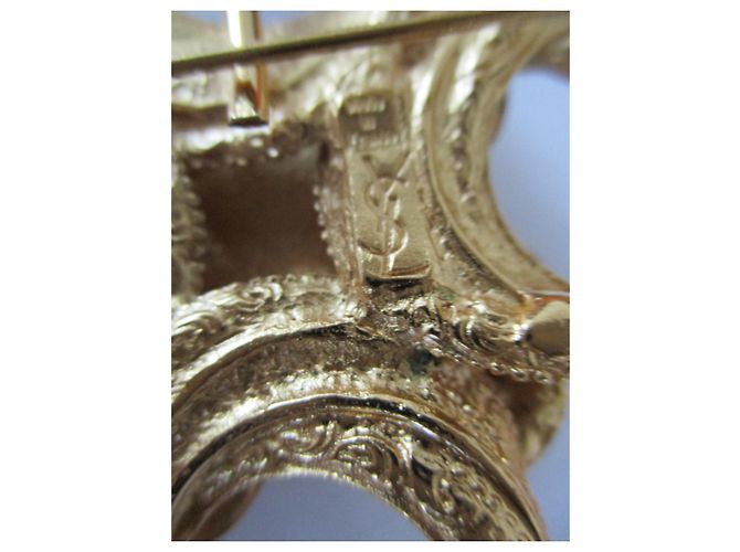 Yves Saint Laurent s Brosche/Anhänger, Goldteller. Gold hardware - Ansicht 2