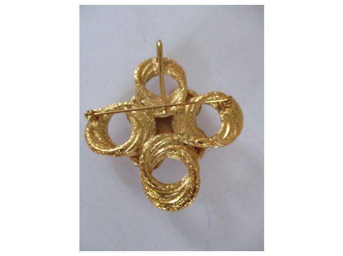 Yves Saint Laurent s Brosche/Anhänger, Goldteller. Gold hardware - Ansicht 3