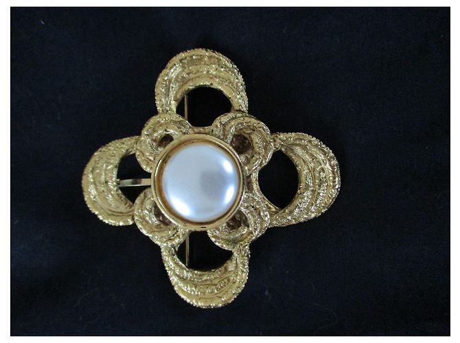 Yves Saint Laurent s Brosche/Anhänger, Goldteller. Gold hardware - Ansicht 4