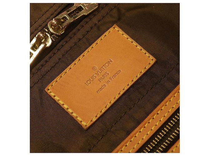 Copriabito portatile da cabina con monogramma LOUIS VUITTON M23420 LV Auth fm2176 - vista 17