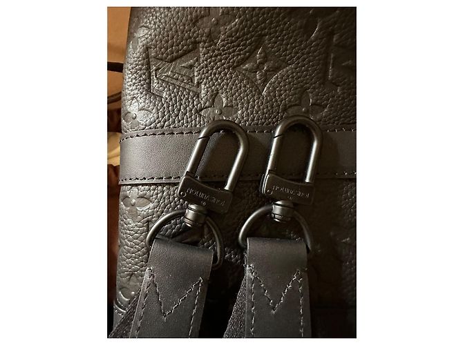 Abbesses Louis Vuitton Keepall Bandouliere 25 Nero - vista 3
