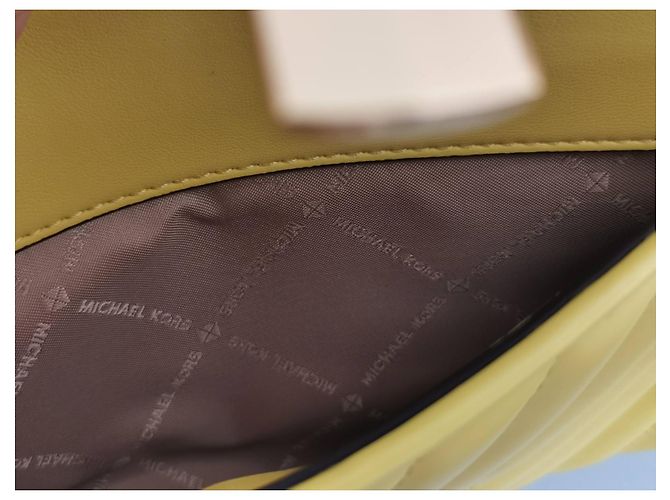 Michael Kors Umhängetasche Gelb mit Goldbeschlag - Ansicht 13