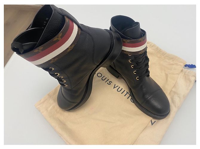 Botines Louis Vuitton Ranger Flat Negro - vista 2
