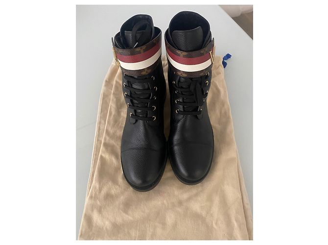 Botines Louis Vuitton Ranger Flat Negro - vista 7